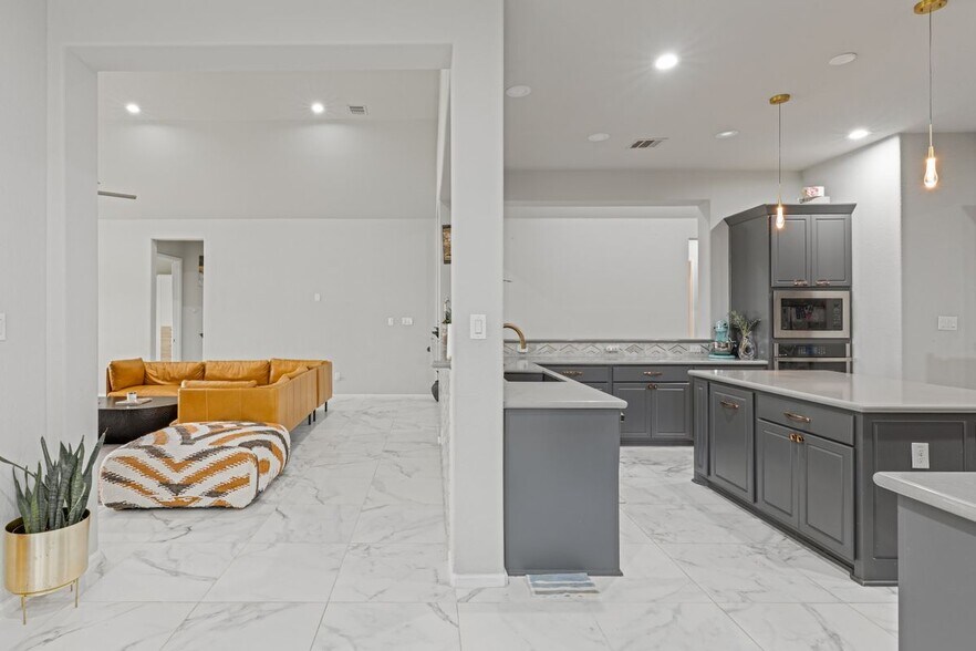 Building Photo - 119 Fortuna Ct