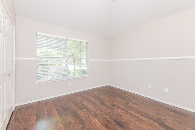 Building Photo - 2031 Brook Meadow Dr