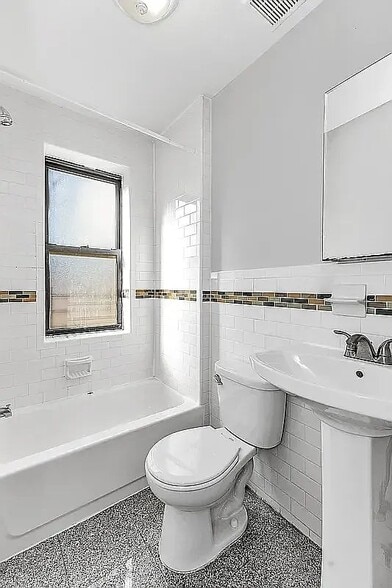 Building Photo - 101 Delancey St