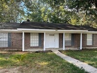 Building Photo - 4861 Woodcliff Dr N