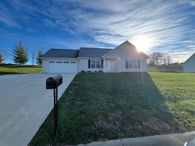 Primary Photo - Newer single family house