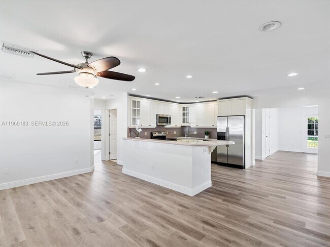 Building Photo - 8 SW 11th St