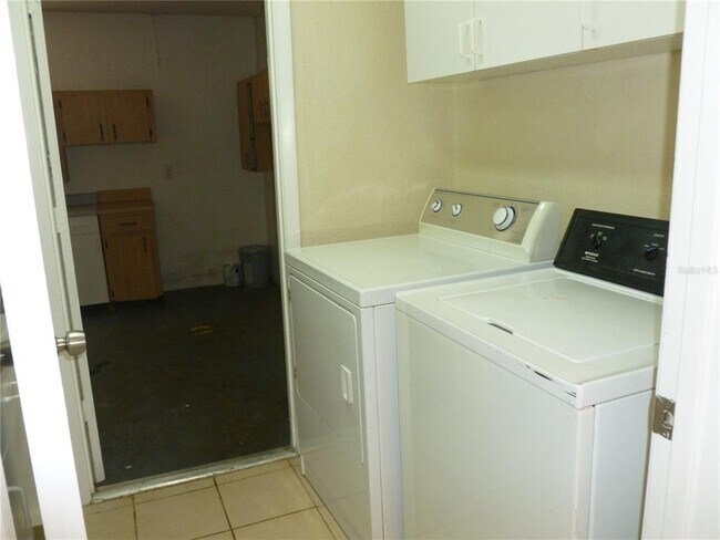 Building Photo - 5330 Springwood Rd