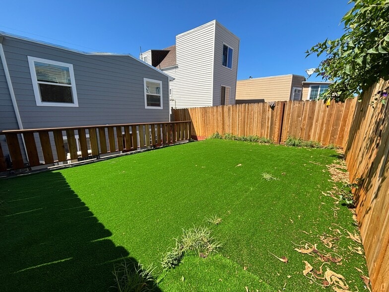 Building Photo - 1408 Shafter Ave
