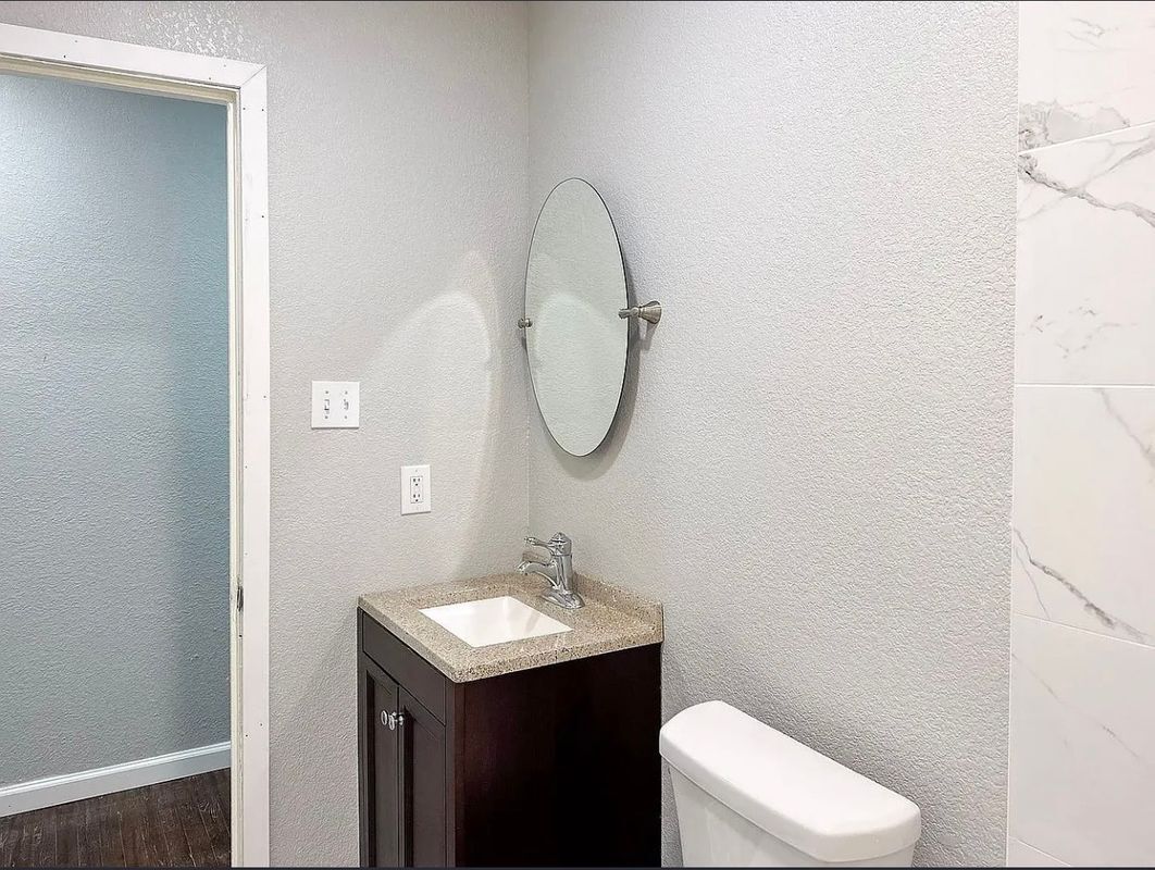 Building Photo - 211 Wanda Dr