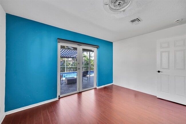 Building Photo - 1736 NW 38th St