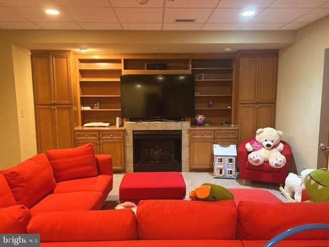 Building Photo - 11018 Shalom Ln