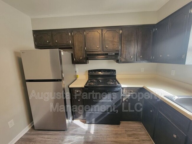 Building Photo - 152 Chalet North CT