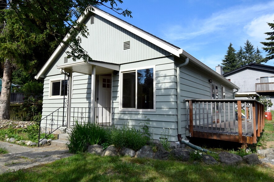 Building Photo - 2805 NE 133rd St