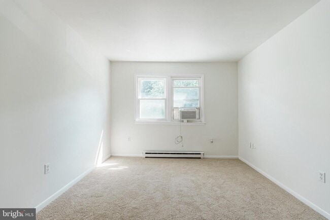 Building Photo - 2539 Jenkintown Rd
