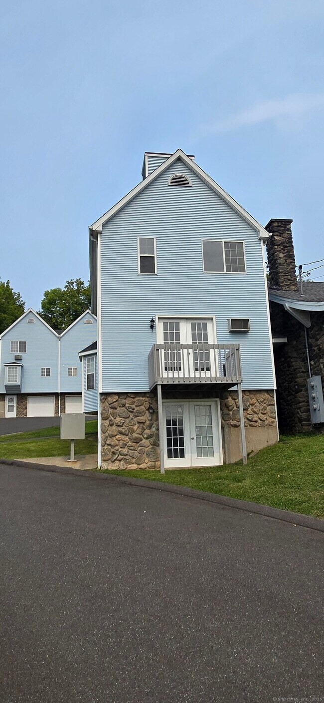 Building Photo - 106 Wakelee Rd