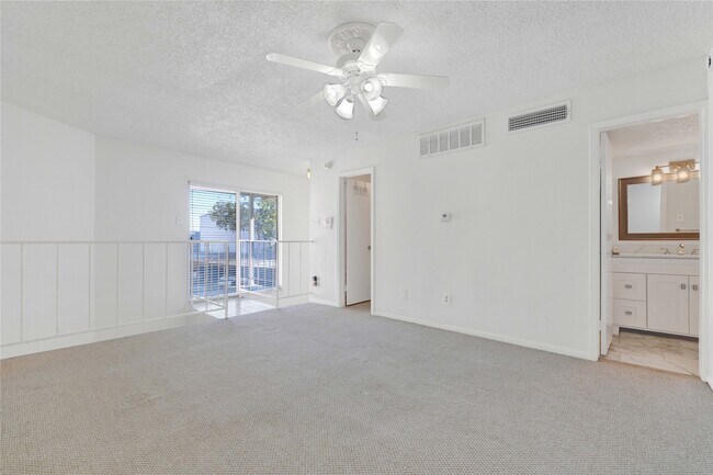 Building Photo - 2800 Jeanetta St