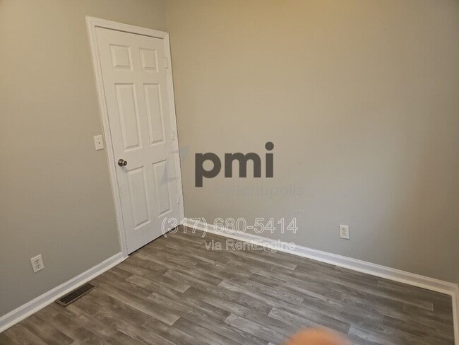 Building Photo - 114 Adler St