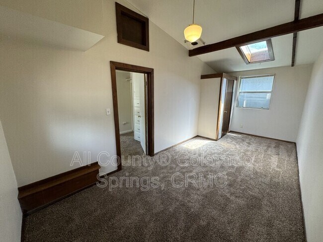 Building Photo - 215 E Dale St
