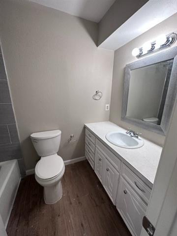 Building Photo - 921 S Valentine Dr