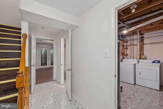 Building Photo - 22358 Mayfield Terrace