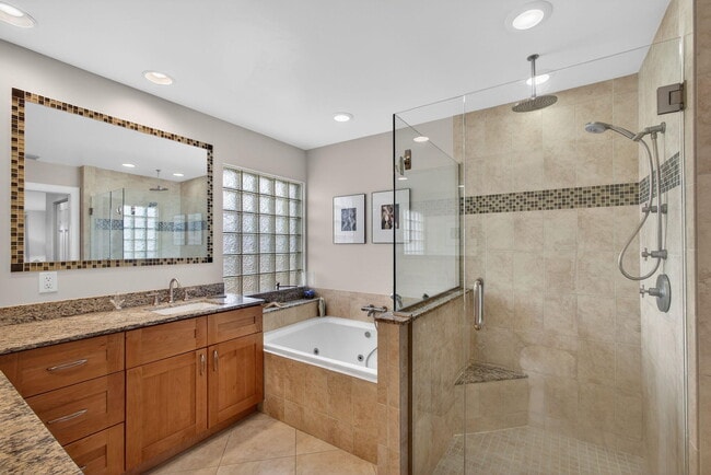 Building Photo - 18221 SE Fairview Cir