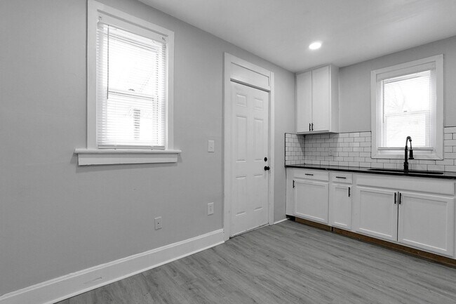 Building Photo - 1867-1869 Cleveland Ave