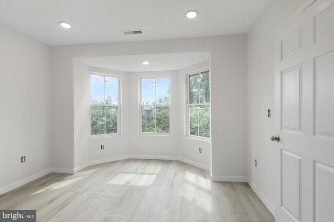 Building Photo - 223 S 45th St