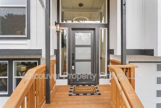 Building Photo - 819 SE Olympia Dr