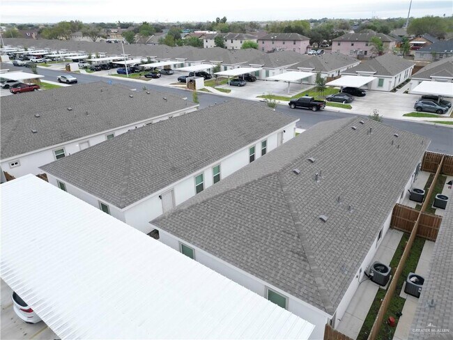 Building Photo - 28 West Dr