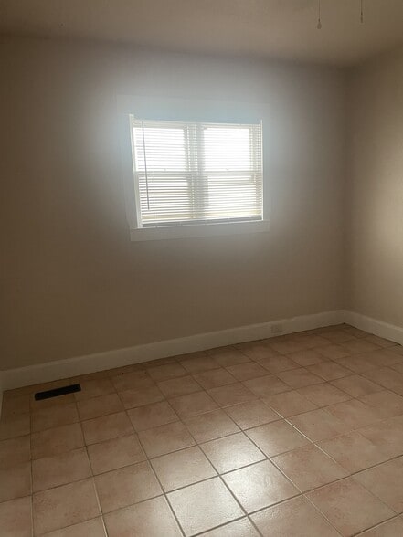 Building Photo - 1839 Ervay Ave