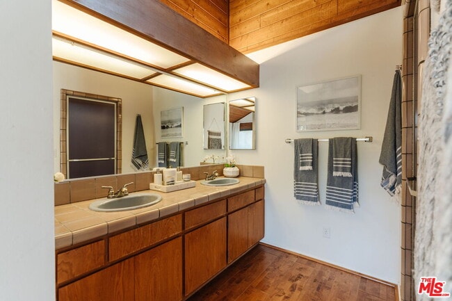 Building Photo - 4450 Alla Rd