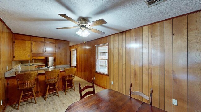 Building Photo - 921 Loder St