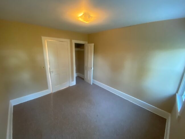 Building Photo - 6427 Chippewa Rd