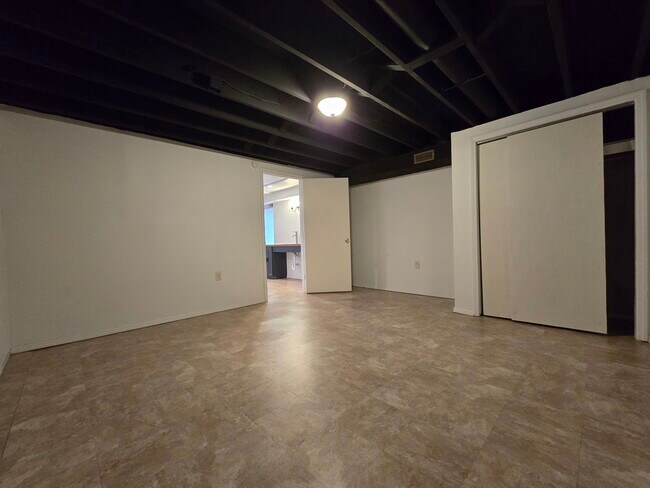 Building Photo - 1532 Surf Side Dr