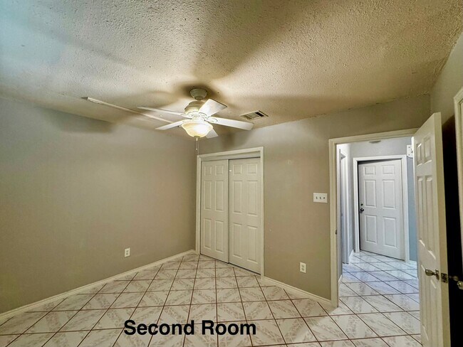 Building Photo - 8514 Red Willow Dr