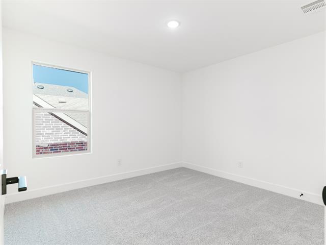 Building Photo - 819 Sunflower Trl