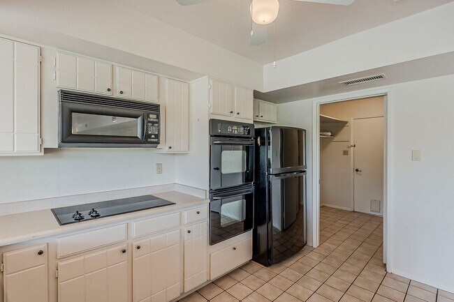 Building Photo - 85254! Four Beds with POOL!