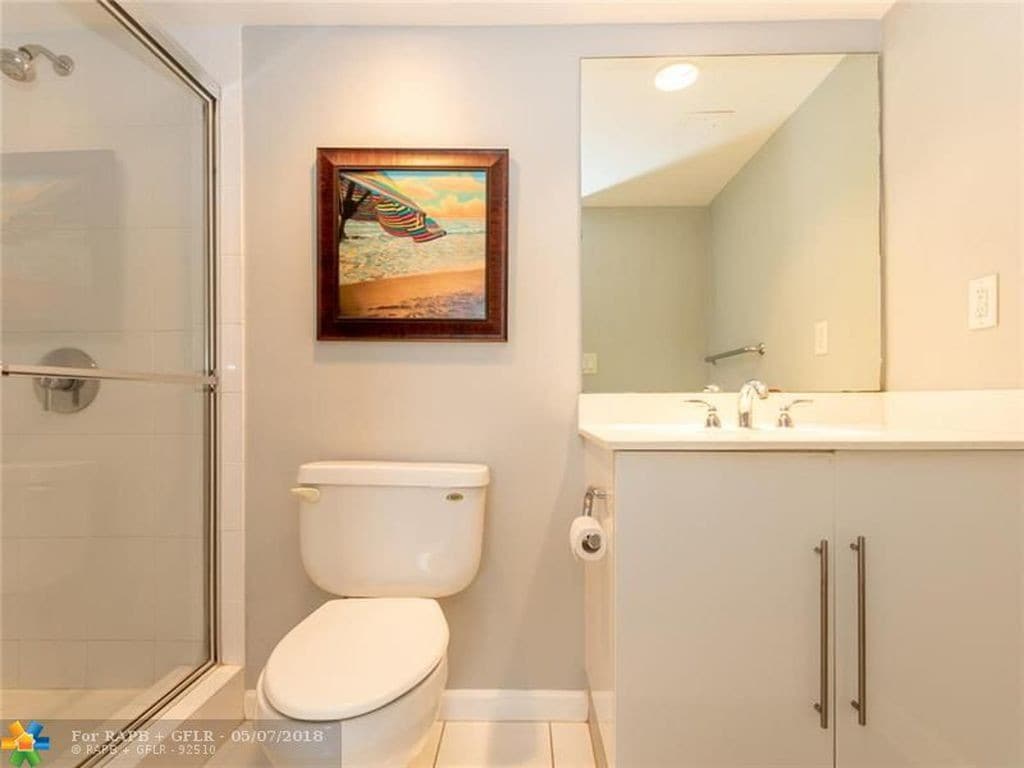 Building Photo - 3000 S Ocean Dr