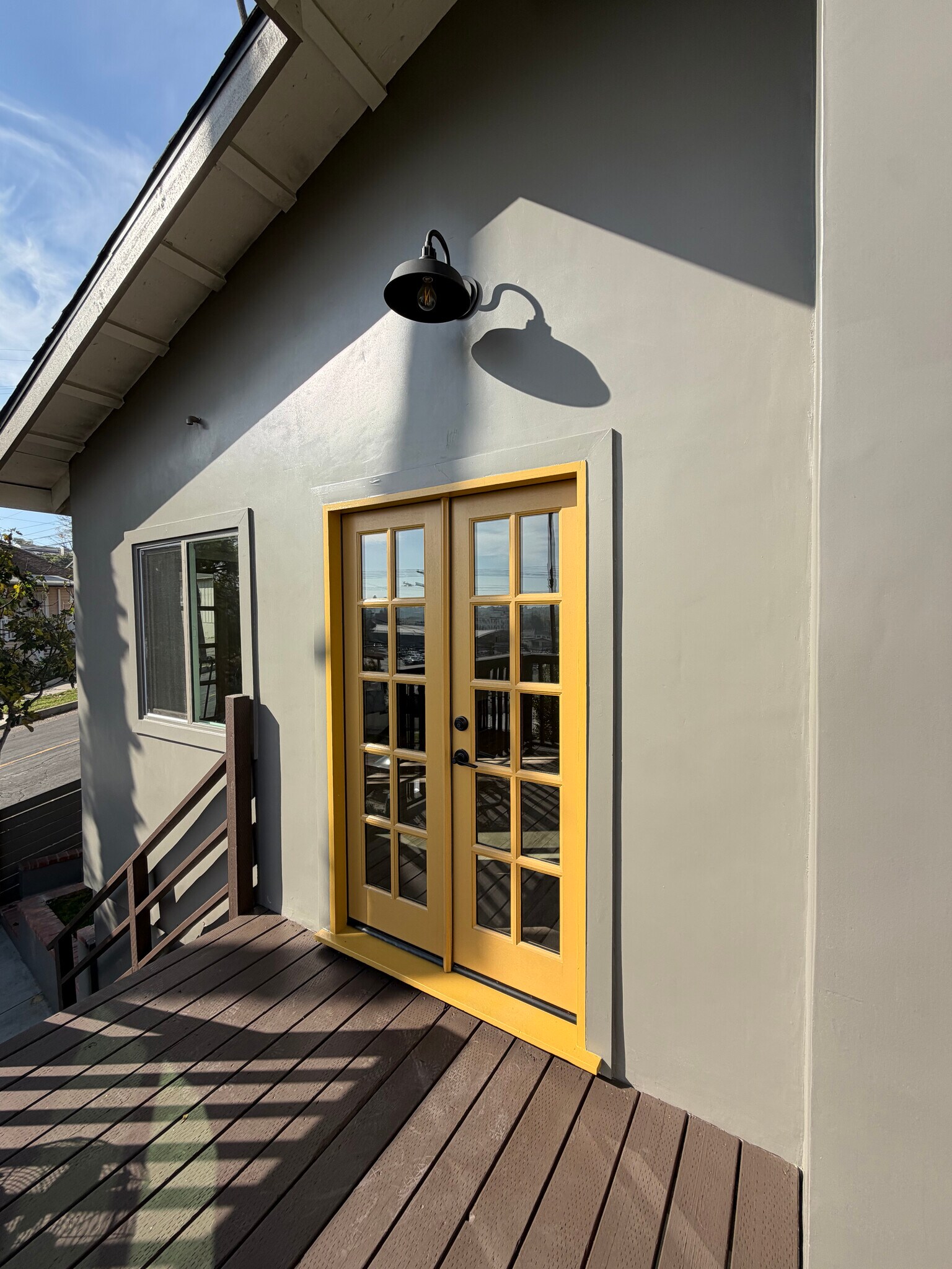 Building Photo - 2113 Montana St