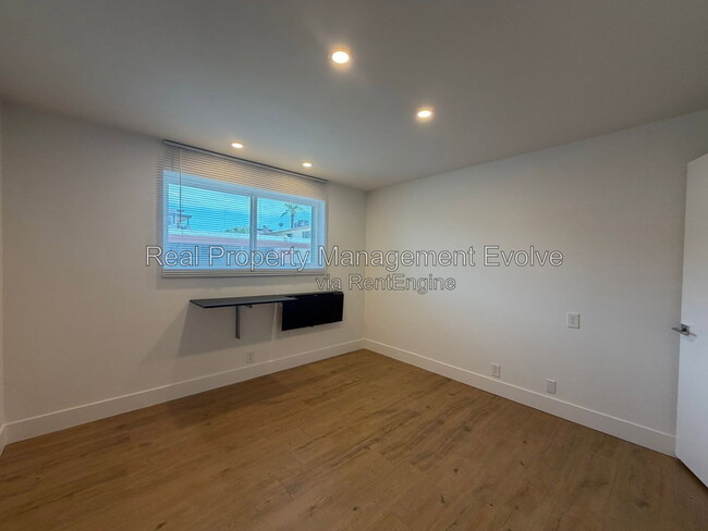 Building Photo - 7401 E Northland Dr