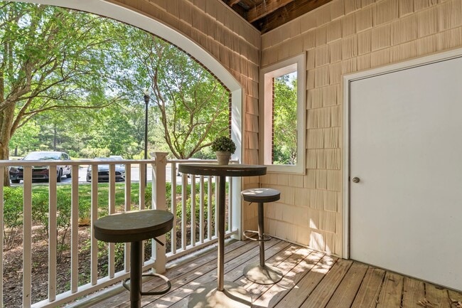 Building Photo - Fully Furnished  | Utilities Included | Flexible Lease Terms