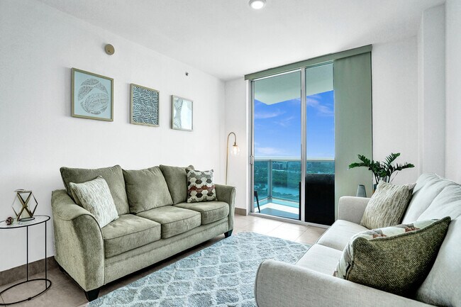 Building Photo - 2641 N Flamingo Rd