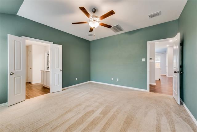 Building Photo - 807 Spruce Ln