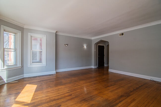 Building Photo - 7839 S Kingston Ave