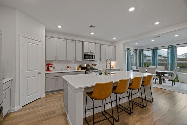 Building Photo - 18323 Tiger Flowers Dr