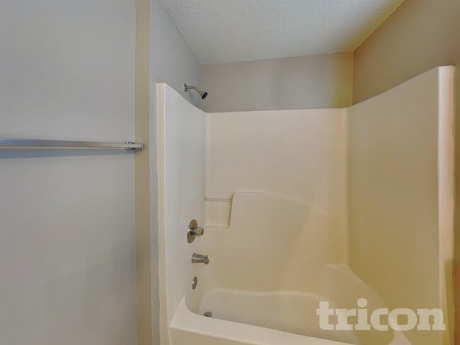 Building Photo - 335 Heritage Estates Ln