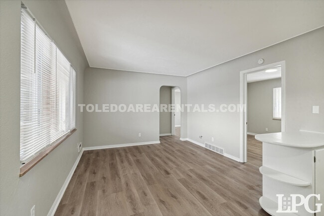 Building Photo - 4225 Harvest Ln