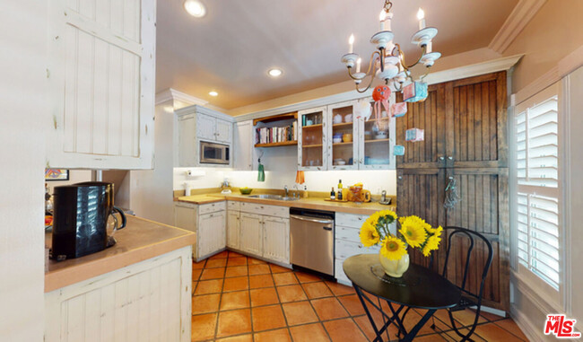 Kitchen and Breakfast area - 2622 2nd St