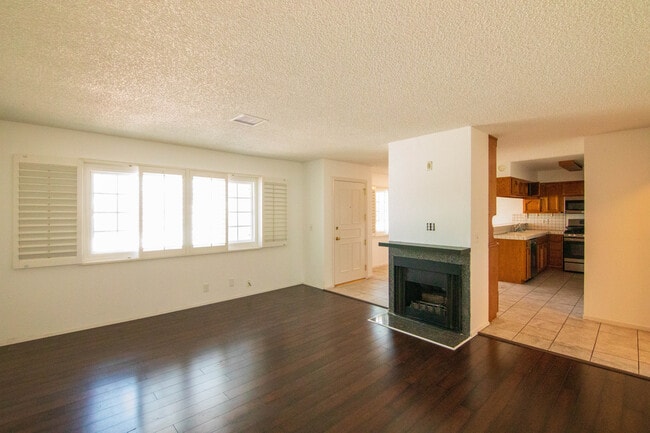 Building Photo - 705 Myrtle Ave