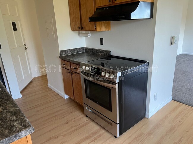 Building Photo - 5312 Ridgeview Cir