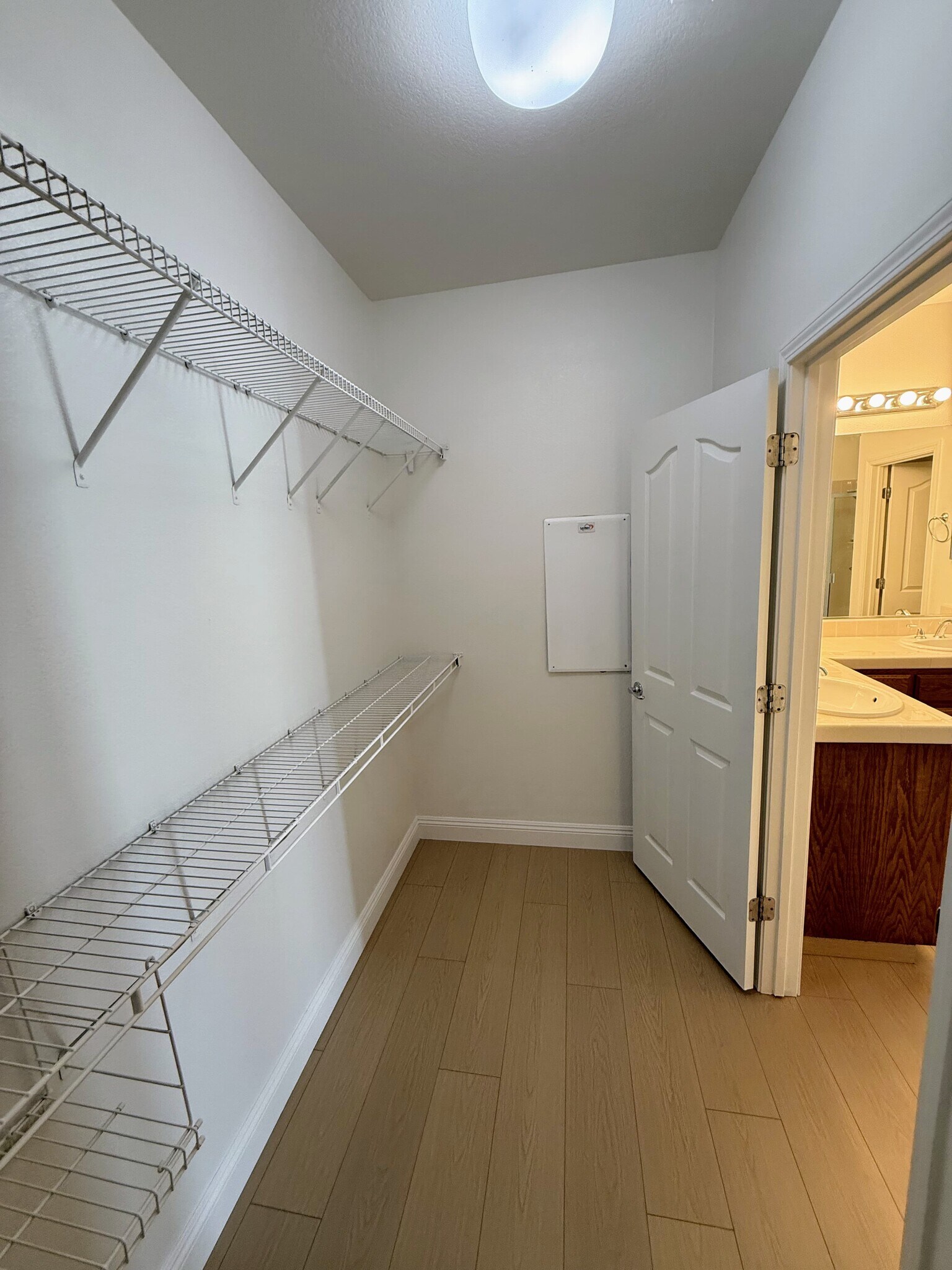 Building Photo - 5424 Knotty Pine Way