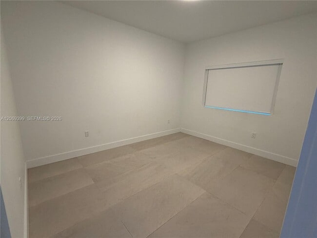 Building Photo - 2641 NW 24th Ct