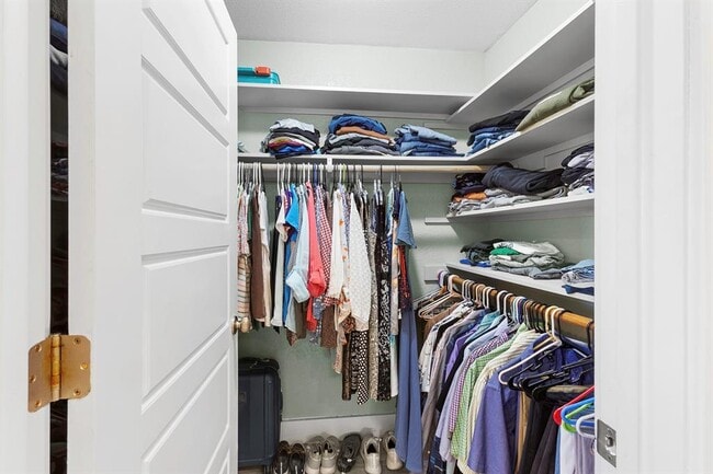 Building Photo - 301 Judy Dr