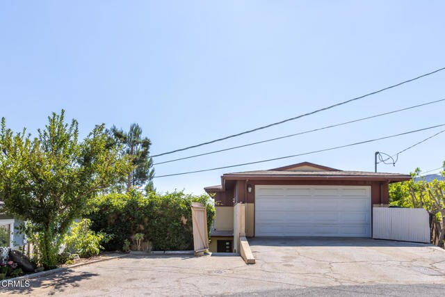 Building Photo - 1932 Hilldale Dr